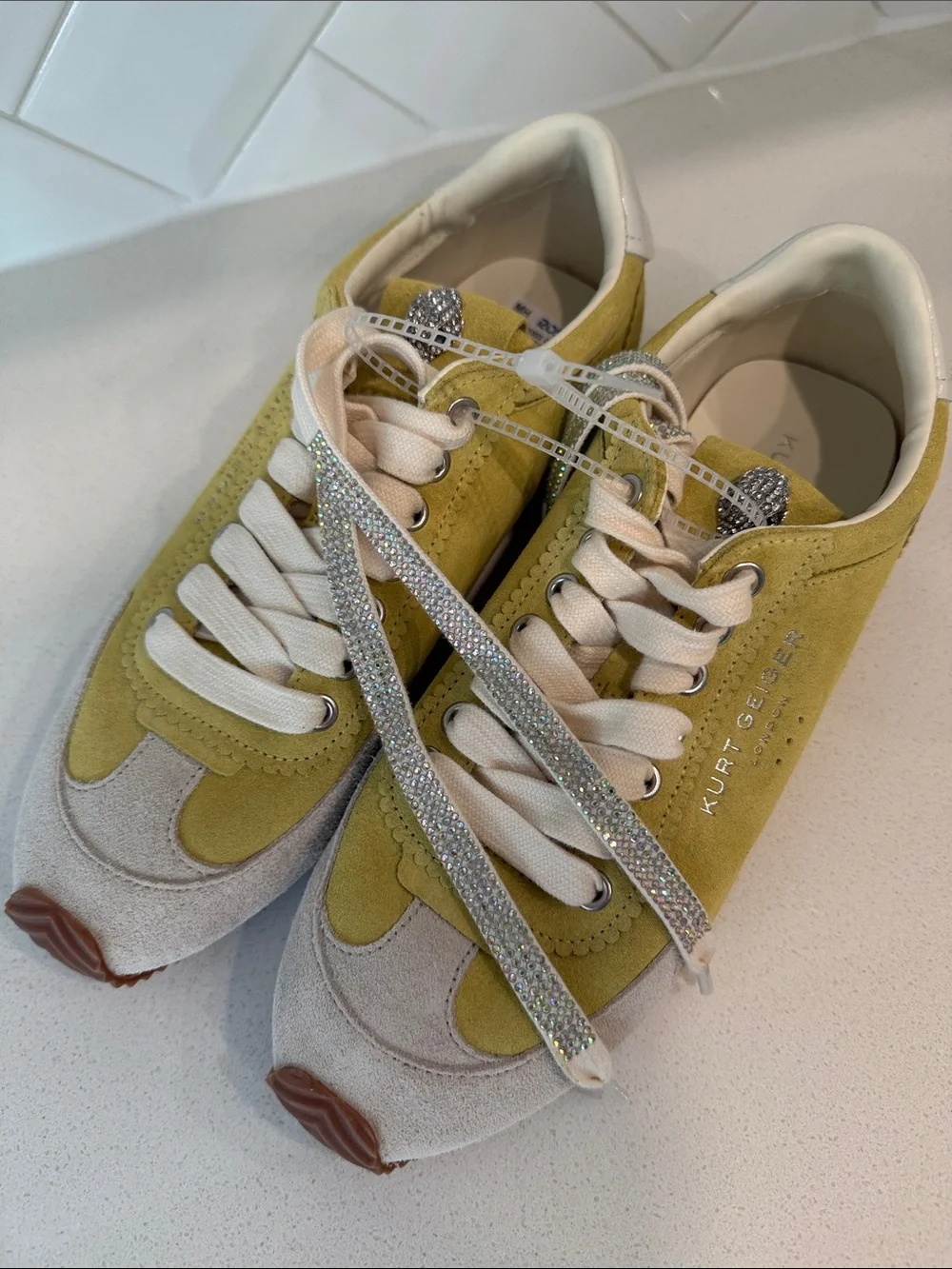 Kurt Geiger Islington Crystal Suede Sneakers Yellow